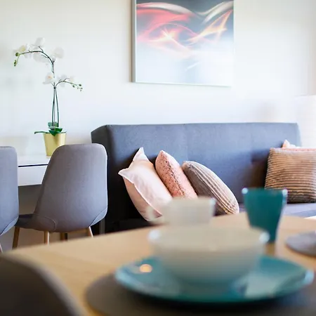 דירה Modern With Parking And Balcony In By Renters