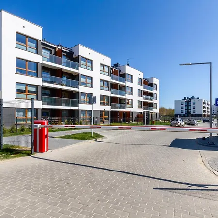 Modern With Parking And Balcony In By Renters * גדינייה