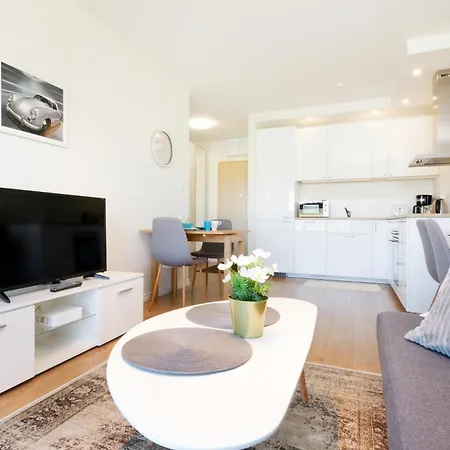 דירה Modern With Parking And Balcony In By Renters